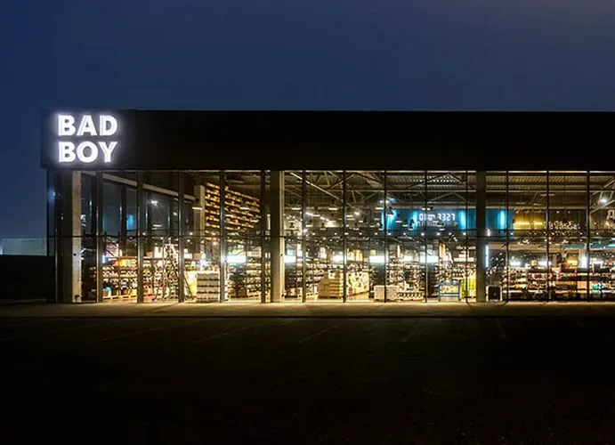 Стабілізація та розвиток мобільних застосунків для великого алкогольного дискаунтера Bad Boy